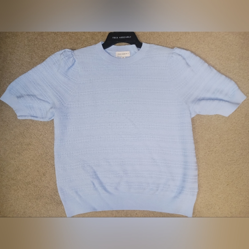 GORGEOUS, NEW, UNWORN LIGHT BLUE FREE ASSEMBLY WOMEN'S WORK OR OFFICE SWEATER XL